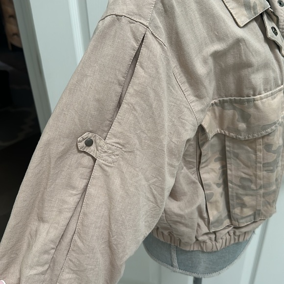 Anthropologie Hei Hei Ronan Camo print cropped linen jacket L - Picture 7 of 15